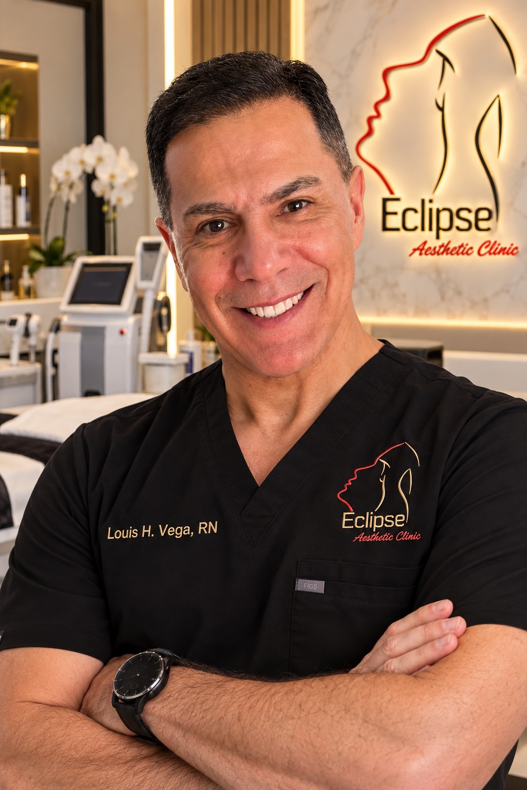 Louis H. Vega, RN, BS, director de Eclipse Aesthetic Clinic, en la clínica